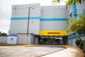 La Vicepresidenta de la República, Raquel Peña, junto al Director General del Instituto Nacional de la Vivienda (INVI), Carlos Bonilla, dejó en funcionamiento el área de emergencia del Hospital Dr. Jaime Oliver Pino, en la provincia de San Pedro de Macorís.