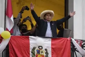 Perú: Pedro Castillo cerca de ganar balotaje presidencial