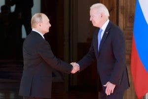 Biden y Putin inician cumbre en medio de tensiones