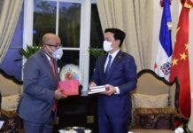Presidente y voceros Cámara de Diputados visitan embajador de China en RD