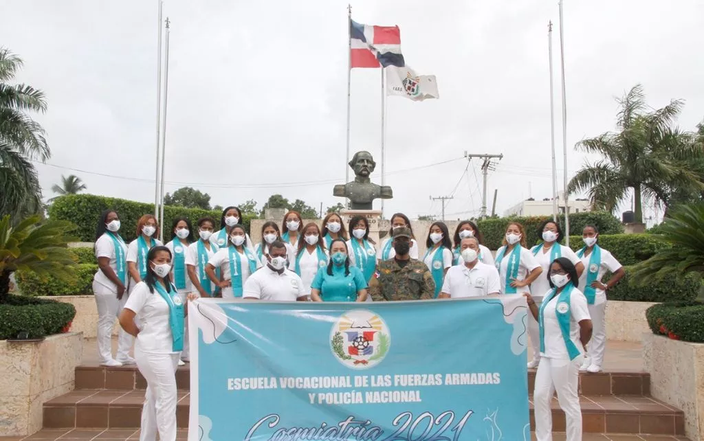 Escuelas Vocacionales graduaron 109 estudiantes de diferentes cursos