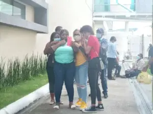 La felicidad de una familia al ver por videollamada a su pariente ingresado por Covid-19