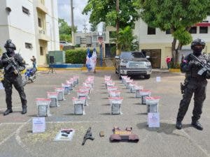 Apresan siete hombres y ocupan 168 paquetes de cocaína en finca de Barahona