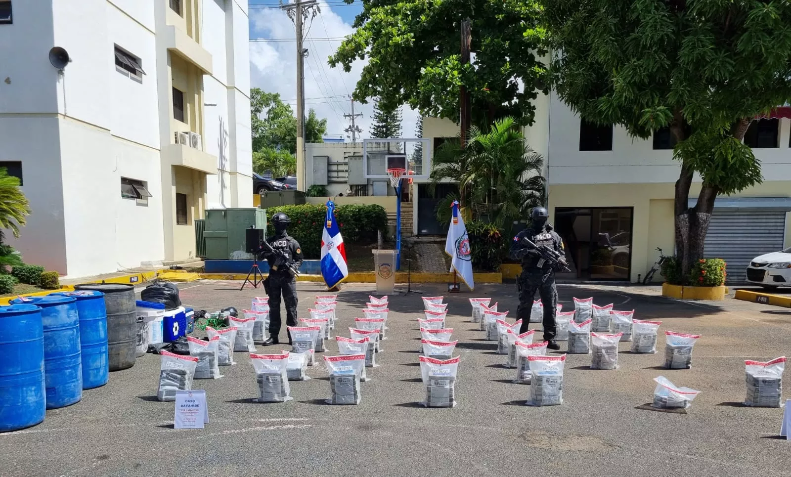 Apresan cuatro colombianos y ocupan 278 paquetes de cocaína en La  Altagracia