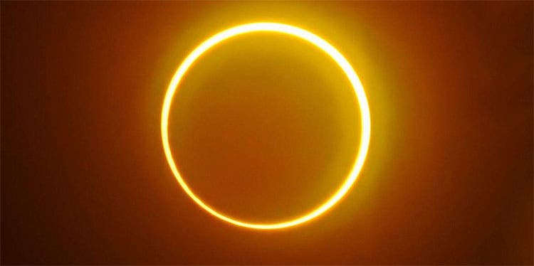 Mirar eclipse sin protección puede causar daños, advierte Sociedad Oftalmología
