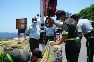 Colocan muros en el Malecón para evitar accidentes de tránsito