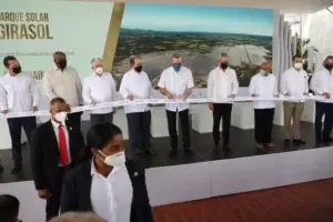 Presidente Abinader encabeza inauguración del Parque Solar Girasol