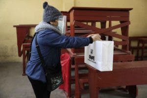 Empieza la jornada electoral para elegir al próximo presidente de Perú