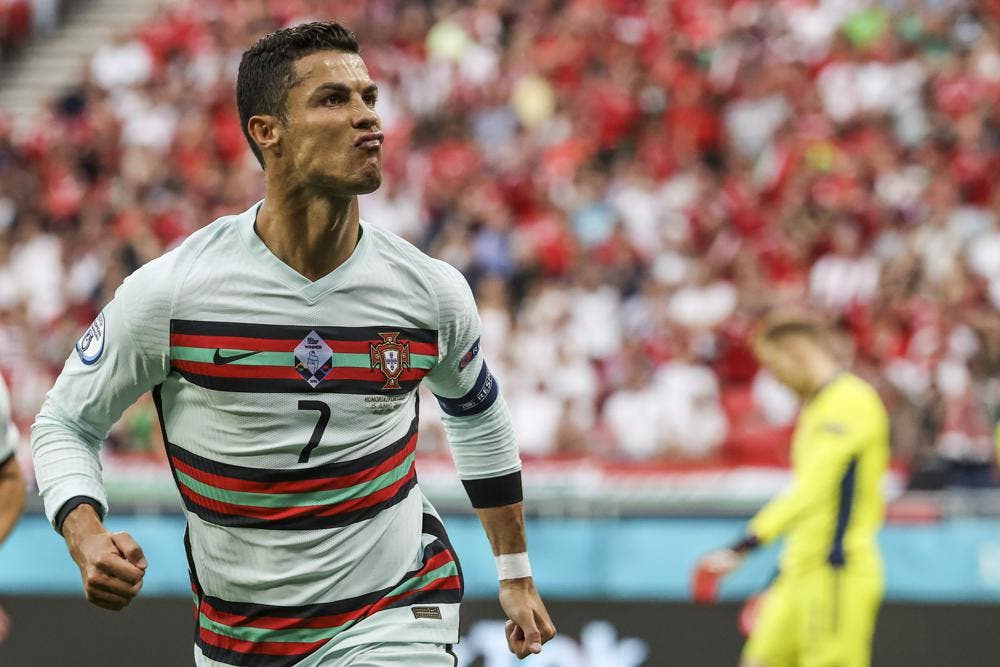 Ronaldo marca 2 goles, Portugal vence 3-0 a Hungría