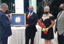 Sociedad Dominicana de Urología reconoce a galeno