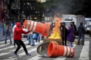 Brasil: Se desata ola de vandalismo tras asesinato de narco «Dadinho»