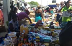 El cierre de la frontera causa bajas millonarias a los comerciantes