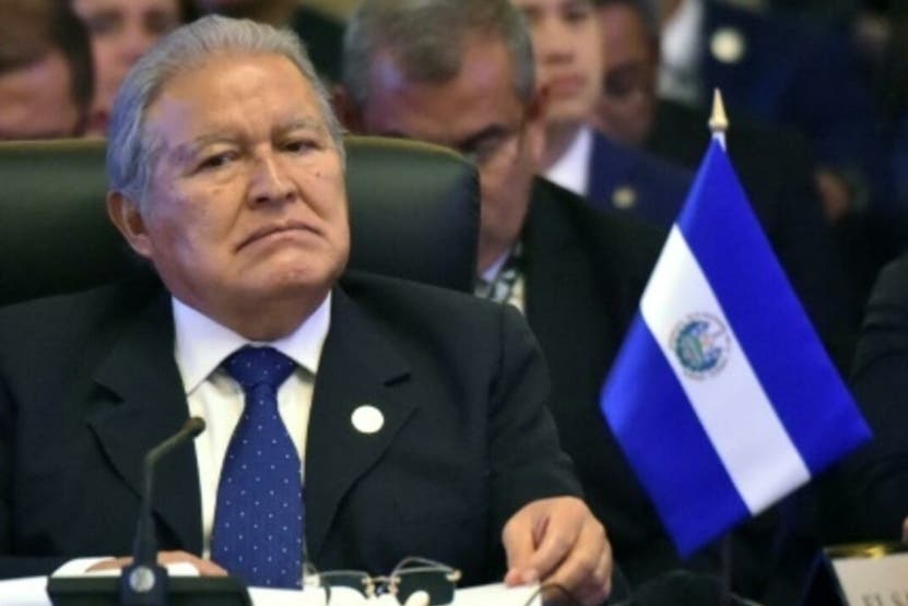 Cargos de corrupción contra expresidente salvadoreño
