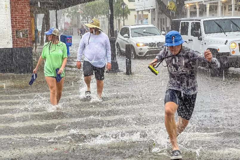 Huracán Elsa toma fuerza y amenaza estado  de Florida