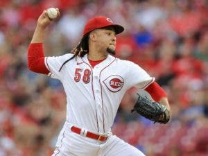 Luis Castillo se perdería el Día Inaugural, debido a una molestia en hombro