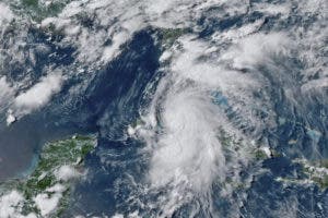 Tormenta Elsa embiste a Cuba por el sur de camino a Florida