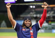 Vladimir Guerrero Jr. gana premio Hank Aaron como mejor jugador ofensivo