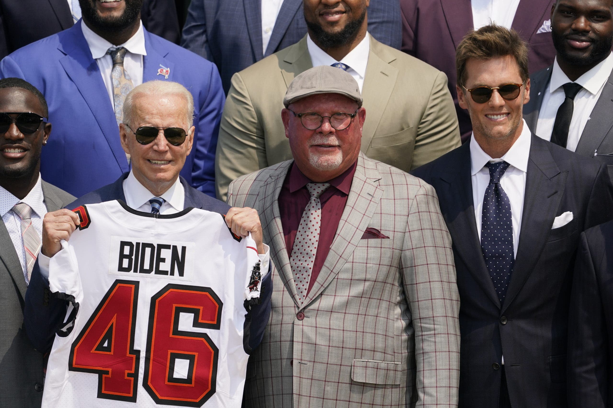 Tom Brady y los campeones Buccaneers visitan a Biden en la Casa Blanca