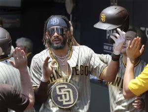 Fernando Tatis Jr. practica en jardín central; promete regresar ‘esta temporada’