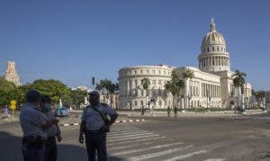 Cuba amanece con control policial y sin internet móvil