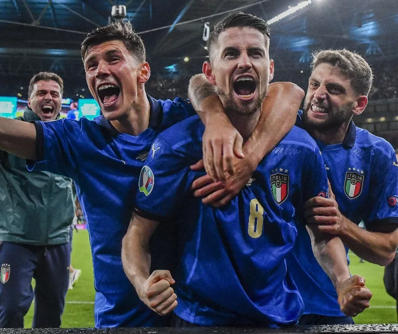 Italia vence  a España y pasa a la final  de la Eurocopa