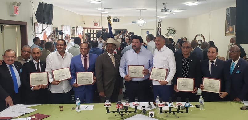 Delegación de alcaldes RD visita al concejal y reverendo Díaz en El Bronx