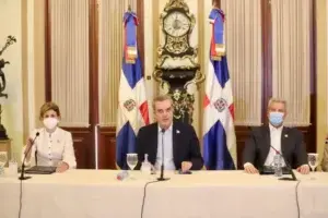 Gobierno crea plan de acción por posible paso de huracán Elsa