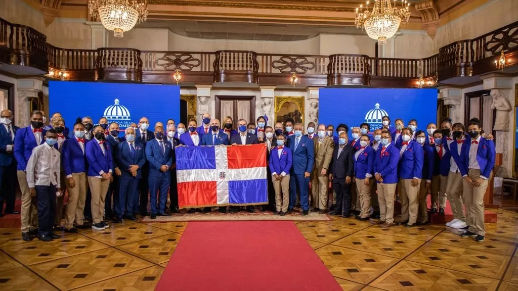 Presidente Abinader entregó la Bandera delegación JJOO Tokio