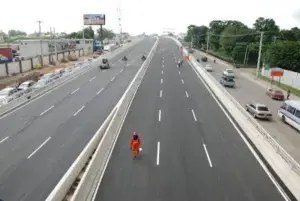 Obras Públicas cerrará a partir de este lunes túneles y elevados por mantenimiento