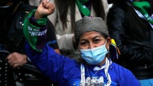 Quién es Elisa Loncón, la profesora mapuche elegida presidenta de la Convención Constituyente de Chile