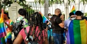 Colectivo LGBTI protesta ante Congreso dominicano por permitir discriminación