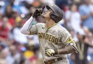 Manny Machado pega los vuelacercas 14 y 15