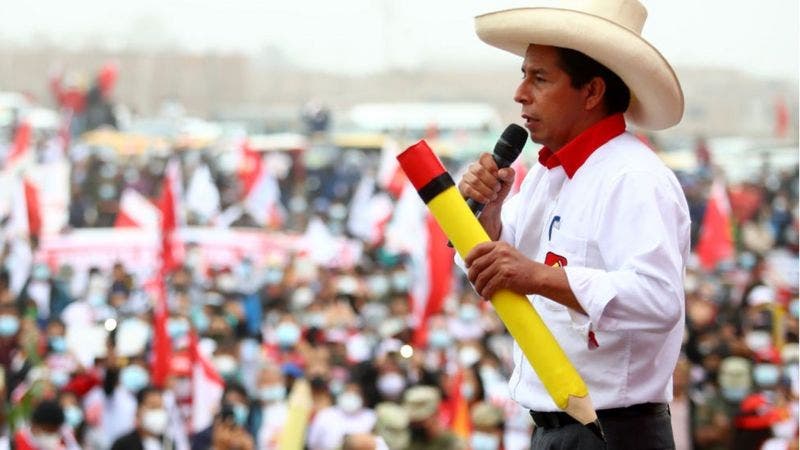Pedro Castillo cumplió 100 turbulentos y contradictorios días al mando de Perú