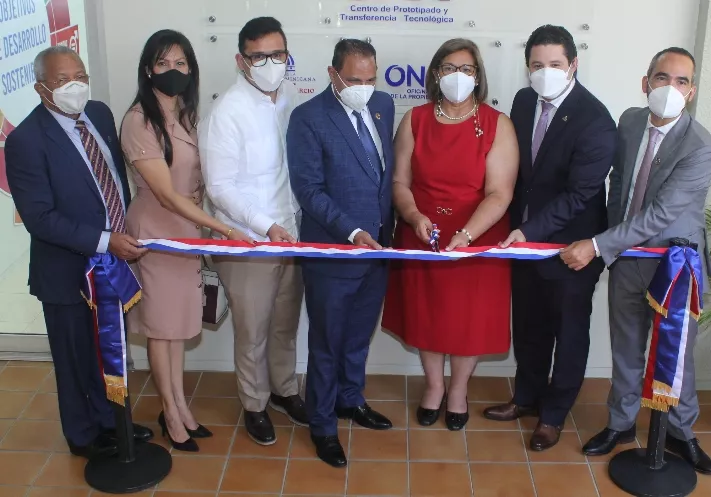 MICM inaugura Centro de Prototipado en la PUCMM