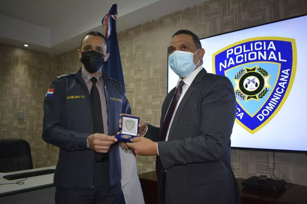 Policía Nacional firma acuerdo para regularizar estatus de sus inmuebles