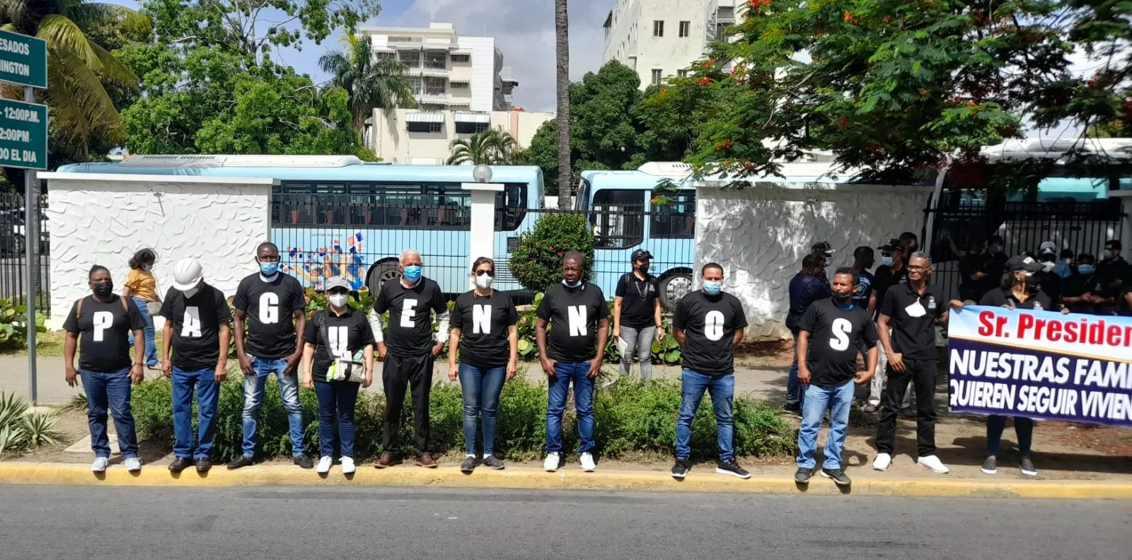 Ingenieros reclaman pago de construcción de escuelas