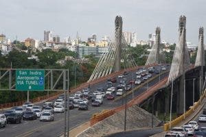 Obras Públicas deja oficialmente abierto el tránsito por el remodelado puente Juan Bosch