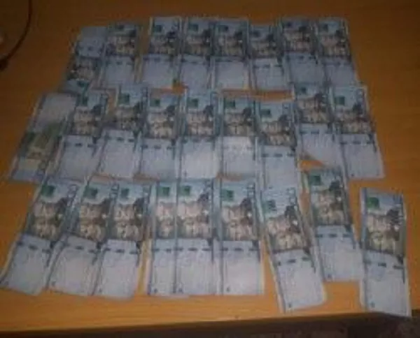 Policía apresa hombre con dinero falso