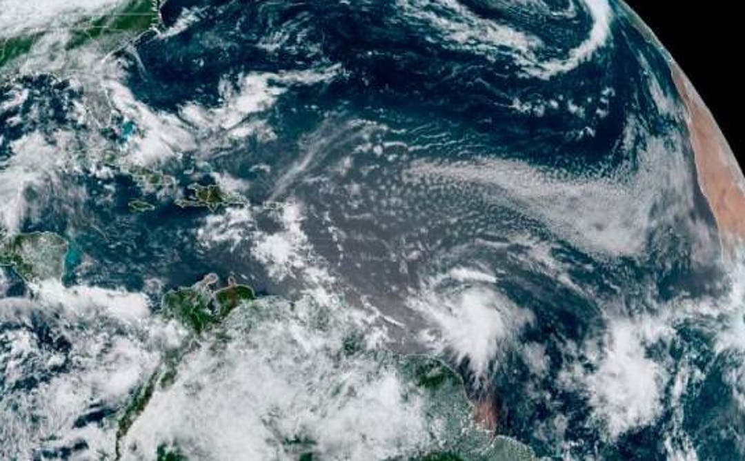La tormenta Elsa se mueve rápidamente hacia el Caribe y puede fortalecerse