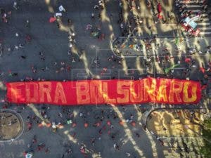 Miles de brasileños gritan «Fuera Bolsonaro» tras el escándalo de las vacunas