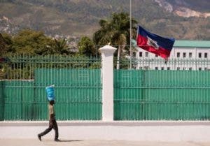 El Palacio Nacional de Haití está bajo ataque de hombres armados