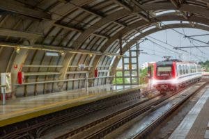 Metro y Teleférico ofrecerán servicios hasta las 10:30 de la noche