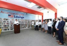 Embajada EE. UU. y Domínico-Americano inauguran segundo American English Lounge