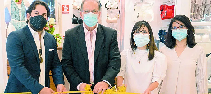 Mauricio Canahuati, Edgardo Canahuati, Rocío Sánchez y Lourdes Ortega.