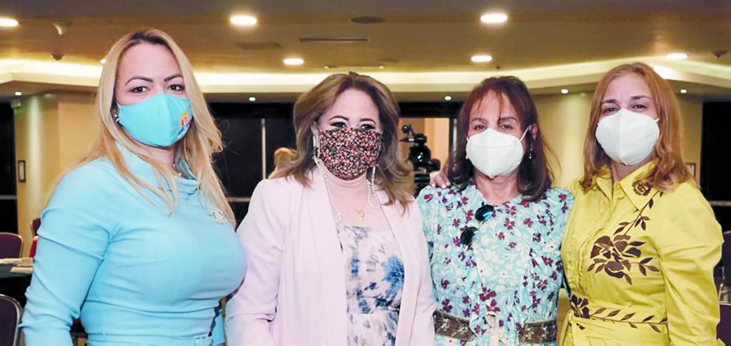 Carolina Sánchez, Yira, Maritza Olivero y  Carmen Santana.