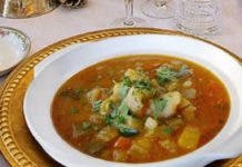 Sancocho de bacalao  con coco, caldo ideal  para los días de lluvias