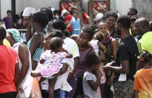 Estados Unidos podría acoger a  100 mil haitianos