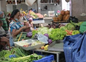 Comerciantes denuncian aumentos considerables de precios principales productos canasta familiar 