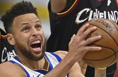 Stephen Curry pacta US$215 cuatro  temporadas