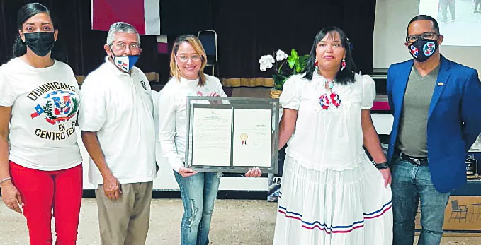 Edita Villafaña, Carlos Craig,  Jacqueline Tineo, Ysabel Reyes y  Natanael Ayala.